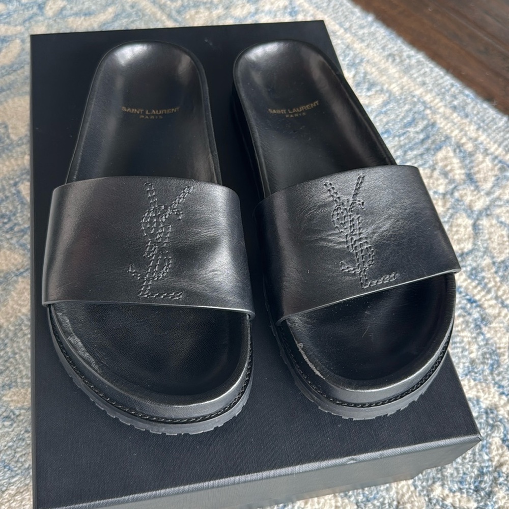 Authentic - YSL - Jimmy Leather Sandals